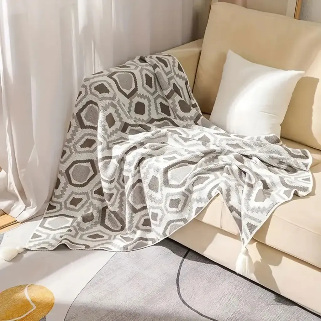 360 HOME THROW BLANKET WITH TASSLE FRINGES 130*170 BLACK & WHITE GEOMETRIC PATTERN