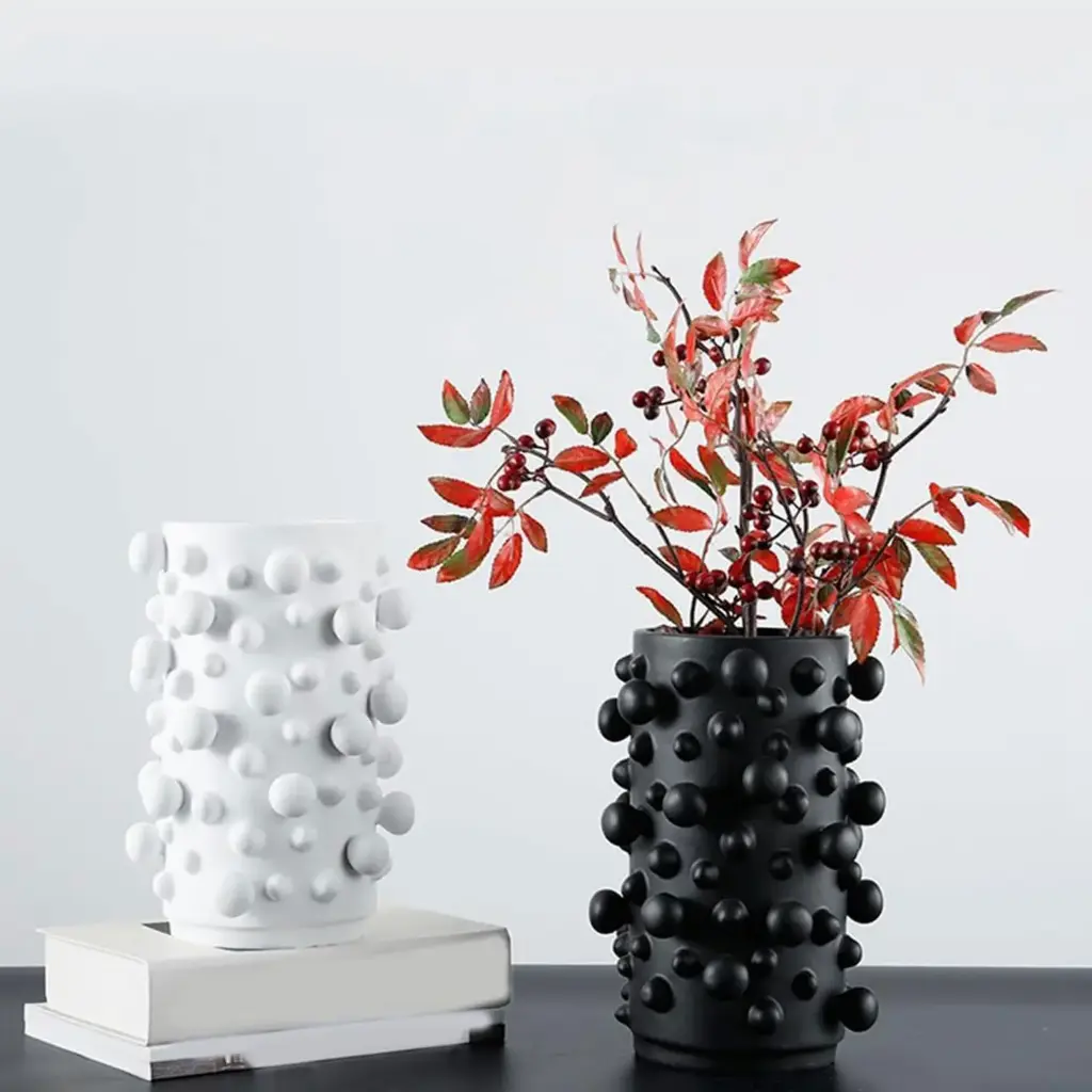 360 HOME DECORATIVE VASES 18*18*27 BLACK & WHITE