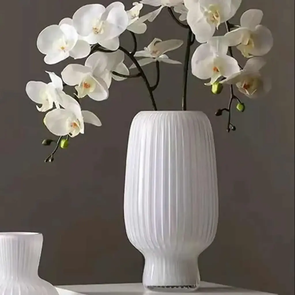 360 HOME VASE GLASS PORCELAINE WHITE 15*31CM FLOWER SHAPE STRIPPED PATTERN