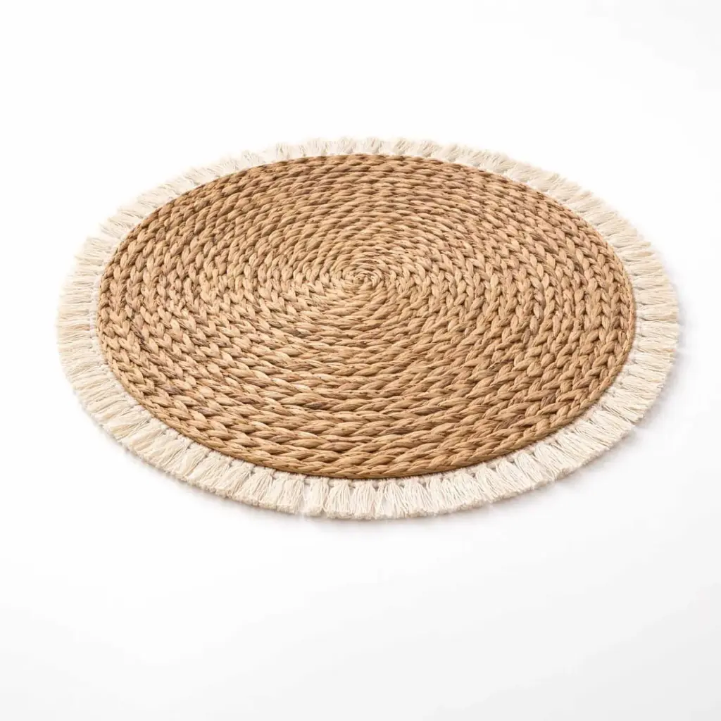 360 HOME PLACEMAT STRAW 35CM ROUND BRAIDED OR COILED DESIGN WITH A FRINGED OUTER EDGE