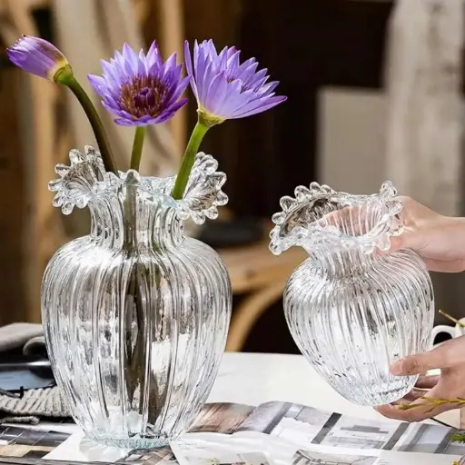 [VASE42-109] 360 HOME VASE GLASS CLEAR 14*21.5STRIPPED SERRATED