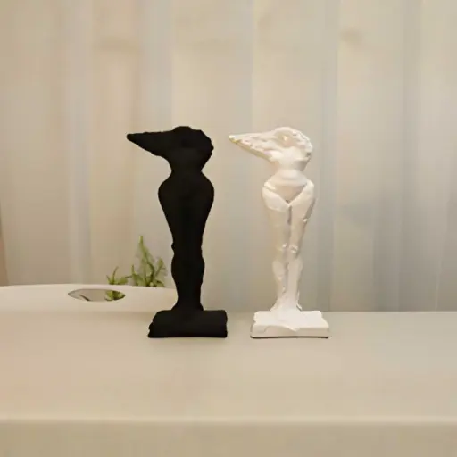 [HODE17] 360 HOME  MODERN ART SCUPLTURES 11*13*47.5 BLACK & WHITE