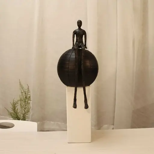 [HODE27] 36O HOME HUMANOID ART SCULPTURE 21*20*56 BLACK & WHITE
