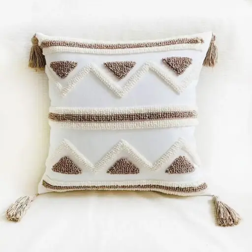 [PIBOH22] 360 HOME TUFTED CUSHION COVER 45*45CM BOHO STYLE TRIANGULAR TRIBAL MOTIFS WHITE & BROWN