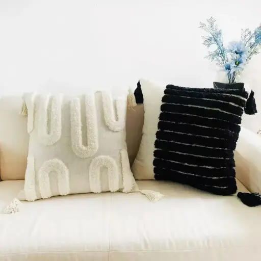 [PIBOH31] 360 HOME TUFTED CUSHION COVER 45*45CM BOHO STYLE SCULPTURAL LOOK OFF-WHITE / BLACK PLAIN
